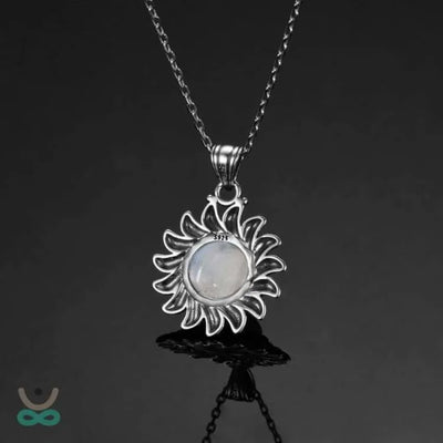 Talismán Sol de Piedra Lunar – Conexión y Energía Lunar