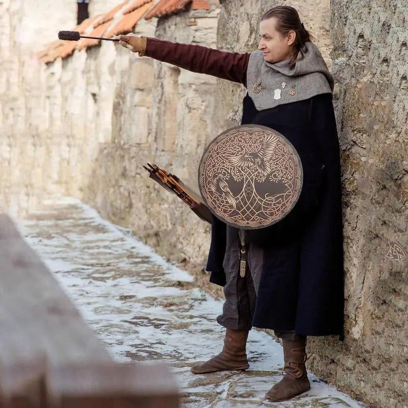 Tambor chamánico con pájaro siberiano