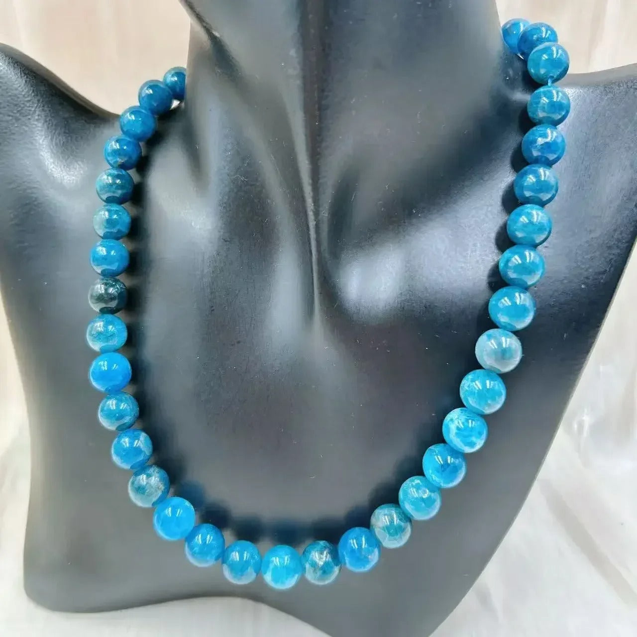 Collar de Cuarzo Azul Natural para Energía y Elegancia