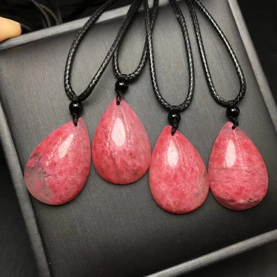 Colgante de Rodonita Natural en Gota: Reiki y Estilo en Una Pieza