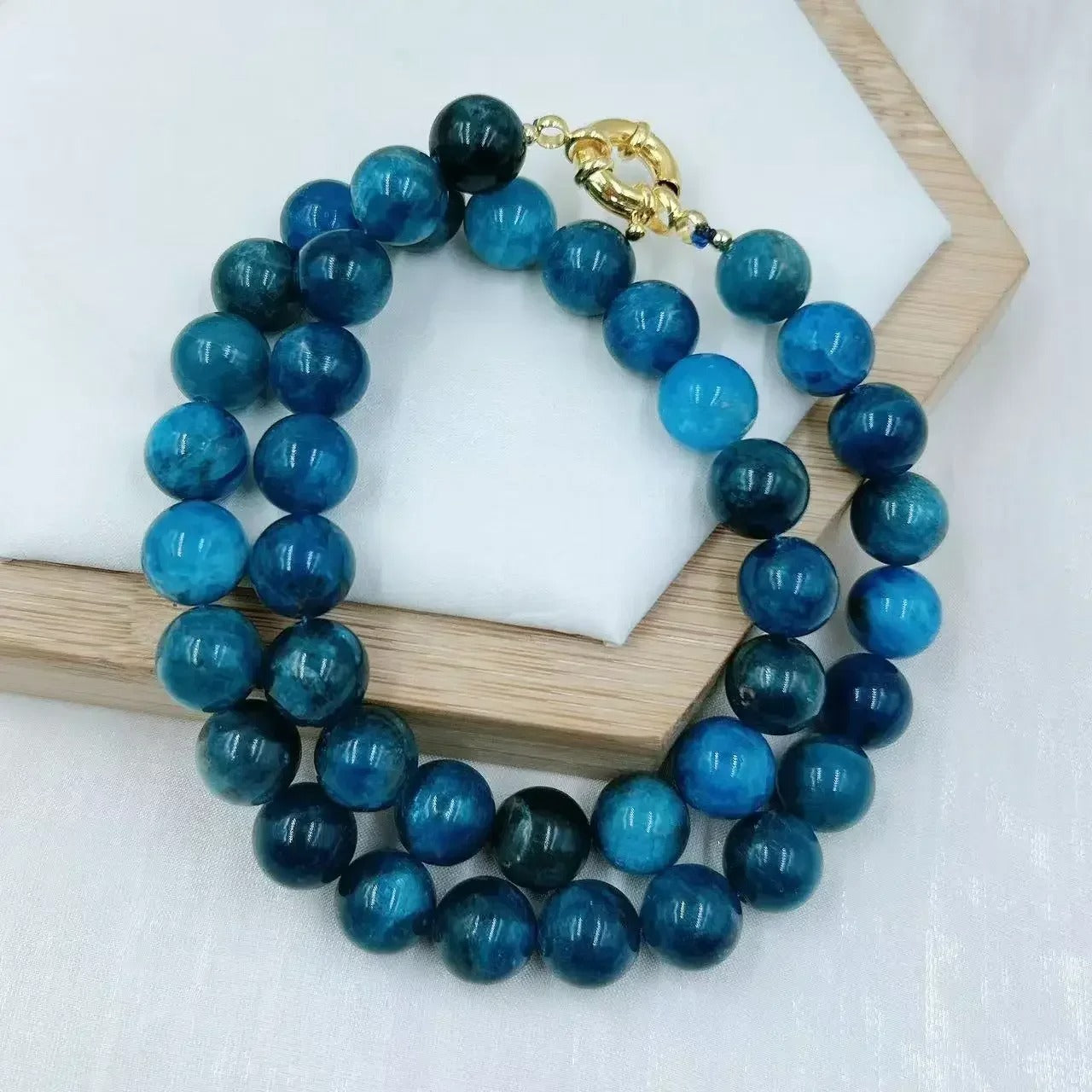 Collar de Cuarzo Azul Natural para Energía y Elegancia